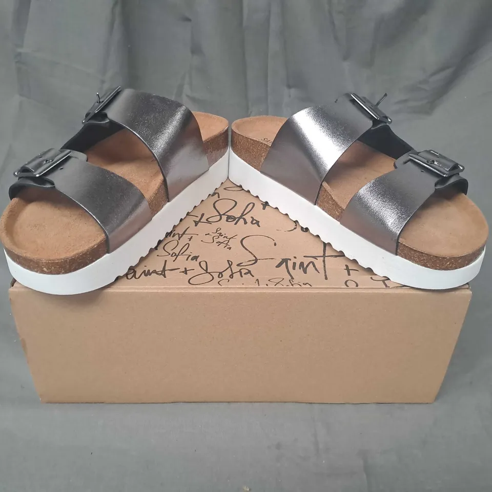 BOXED PAIR OF SAINT + SOFIA OPEN TOE PLATFORM SUTTON SLIDERS IN GUNMETAL UK SIZE 6