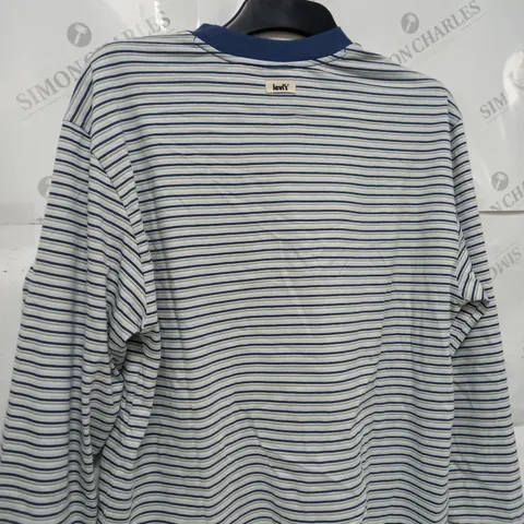 BOX OF APPROXIMATELY 10 CLOTHING ITEMS TO INCLUDE LEVI TOP, PANTS, JUMPERS