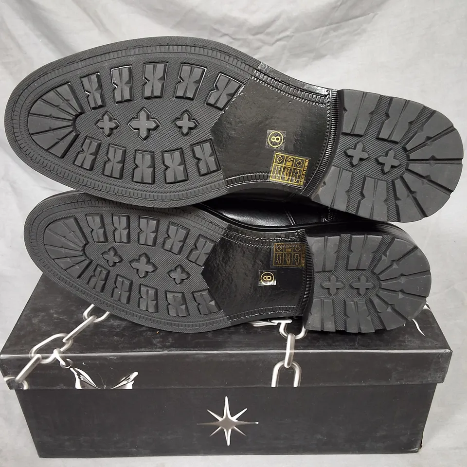 BOXED KOI REGICIDE MENS ZIP UP BOOTS IN BLACK - UK 8