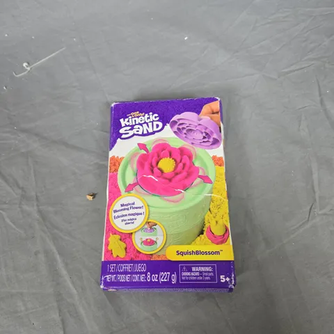 KINETIC SAND SQUISHBLOSSOM SET – 8 OZ (227 G) BOXED