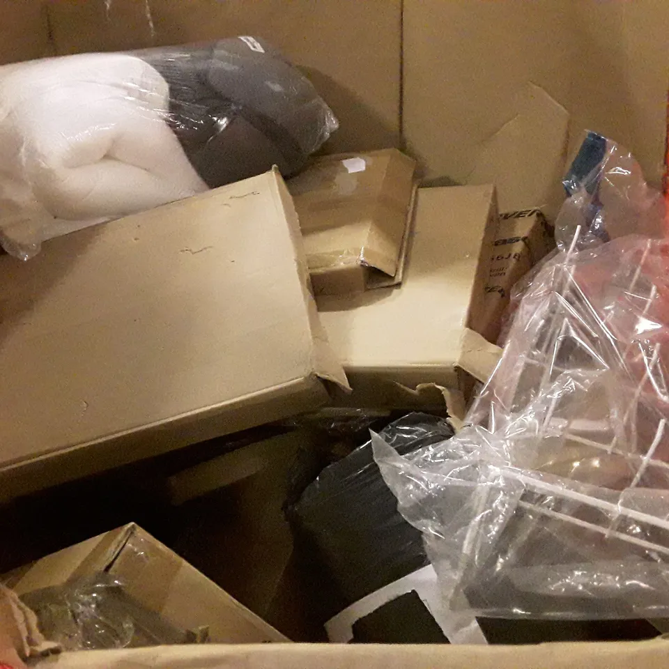 PALLET OF ASSORTED PRODUCTS INCLUDING MAGNETIC WHITEBOARD, LED MIRROR, SIDE TABLE, ARTIFICIAL PLANTS, UNIVERSAL MICROWAVE TURNTABLE