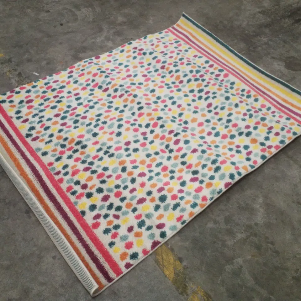 QUALITY DESIGNER AREA RUG APPROXIMATELY 140×190CM