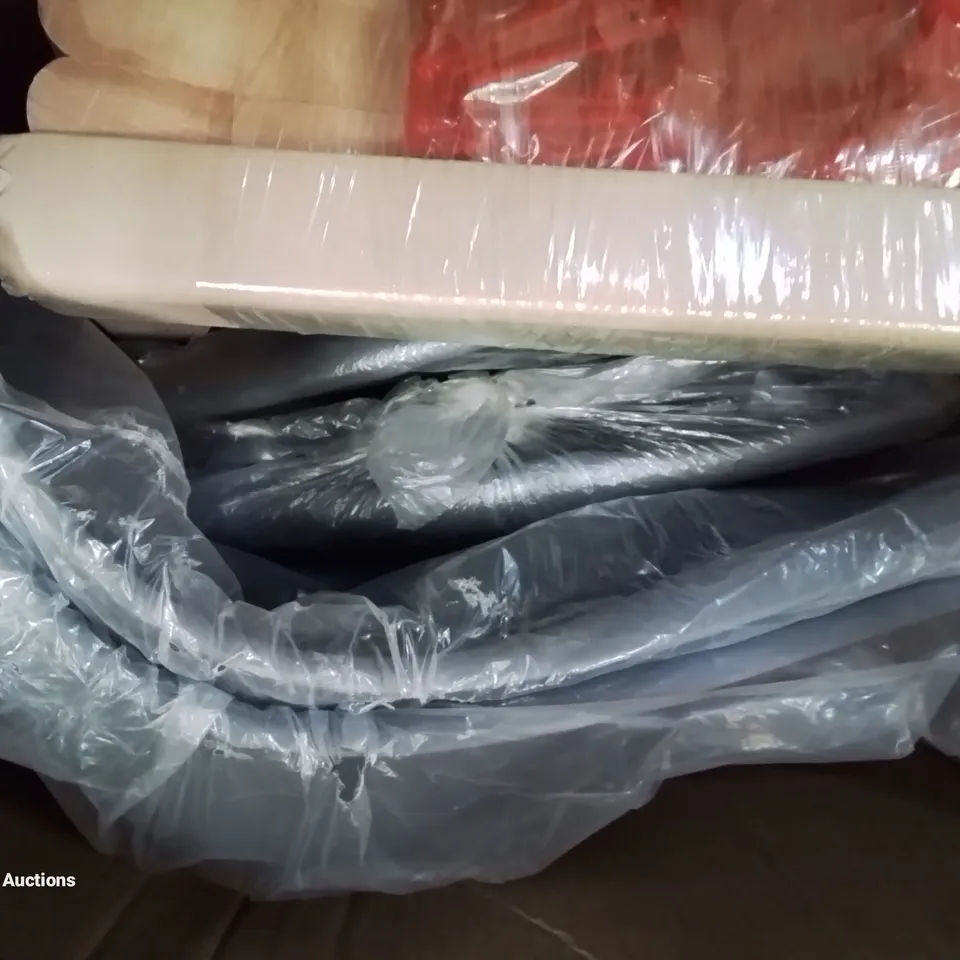 BOXED UNBRANDED PLASTIC DINING CHAIR IN GREY WITH WOODEN LEGS