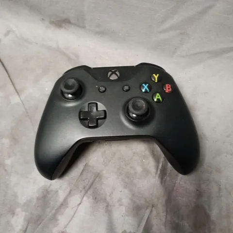 XBOX ONE WIRELESS CONTROLLER IN BLACK 