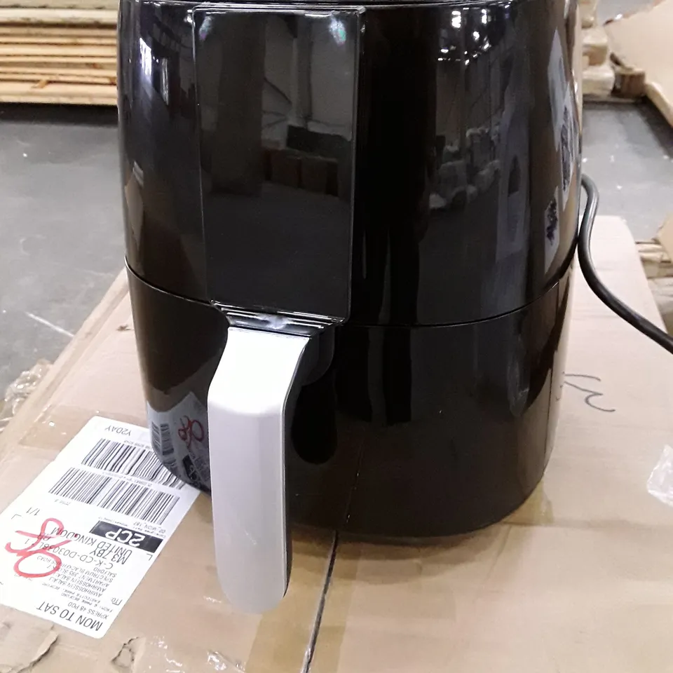 BOXED ATRAVESAR ZNC261EA-K AIR FRYER