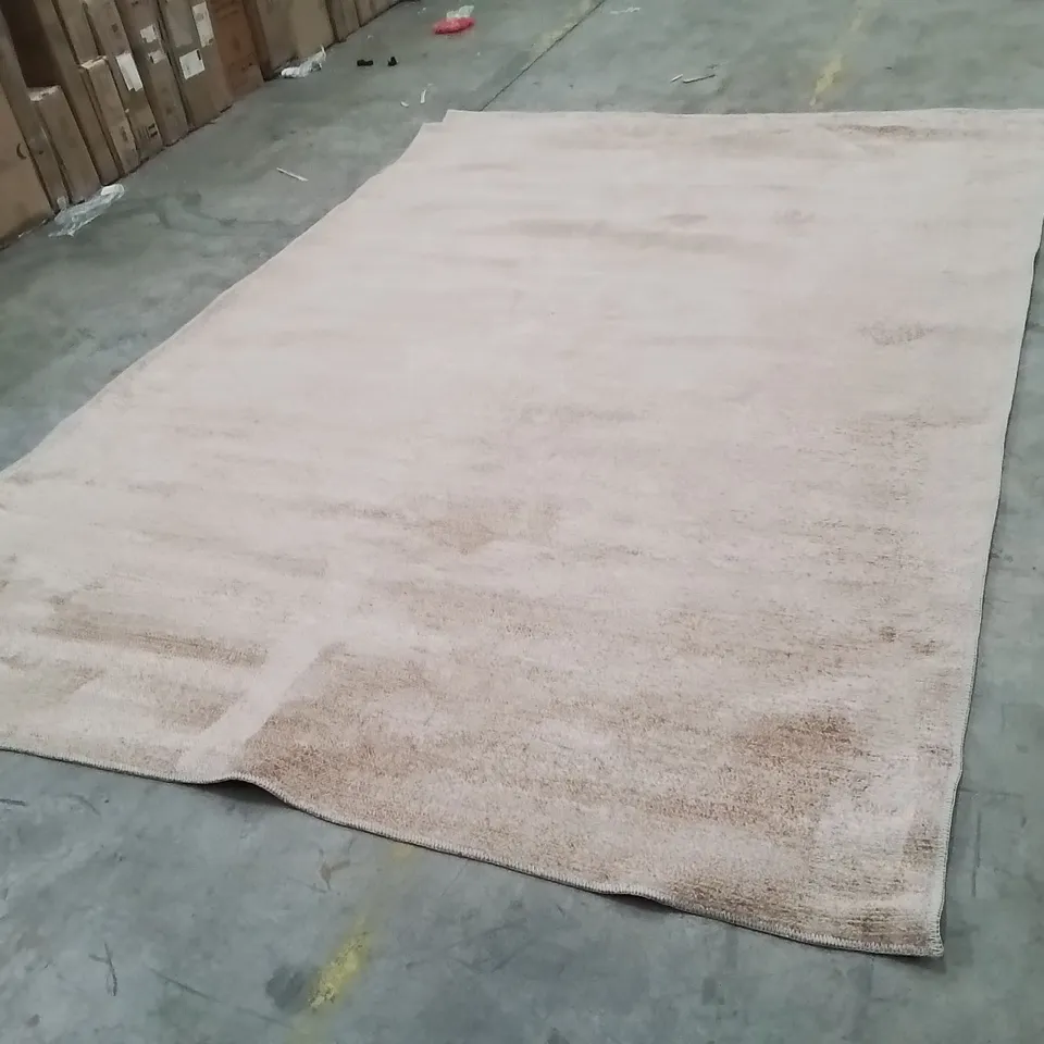 QUALITY DESIGNER AREA RUG APPROXIMATELY 290X190CM