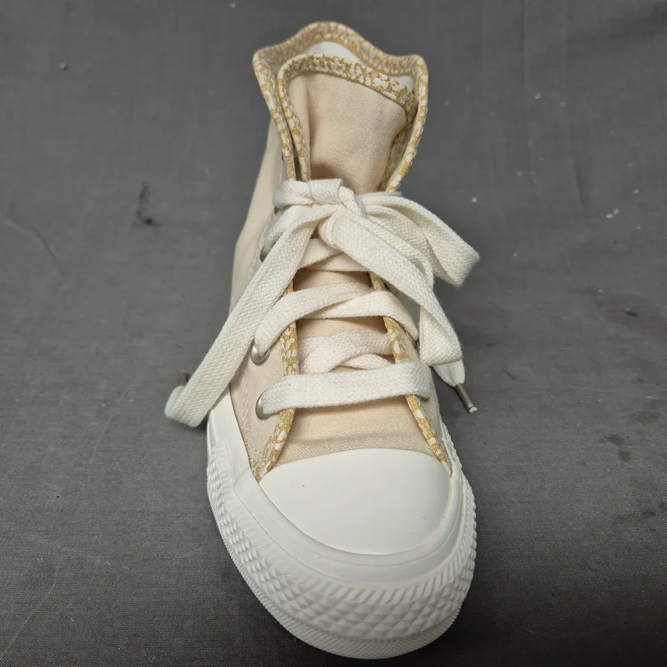 BOXED PAIR OF CONVERSE HI-TOP CANVAS SHOES IN BEIGE UK SIZE 5