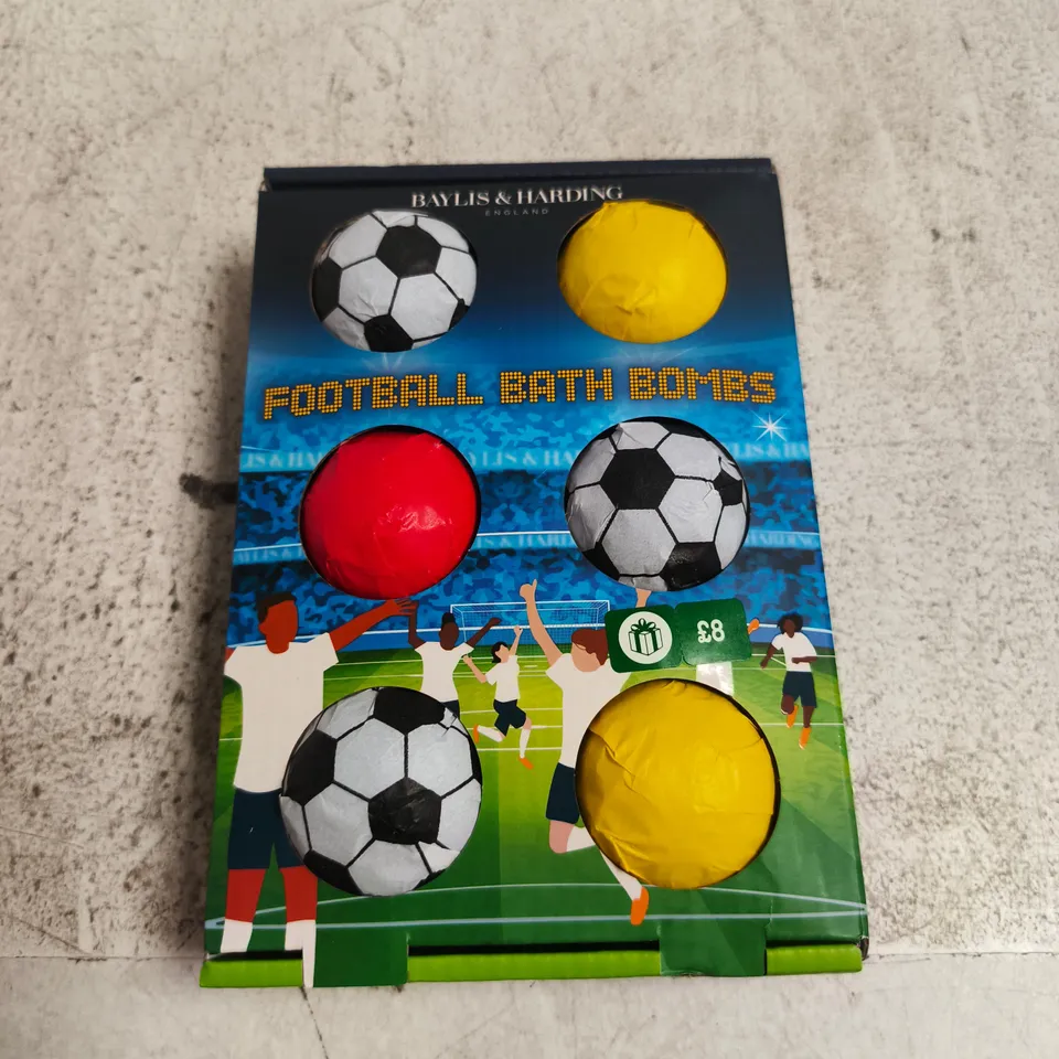 BAYLIS & HARDING FOOTBALL BATH BOMBS – 6 X 45G