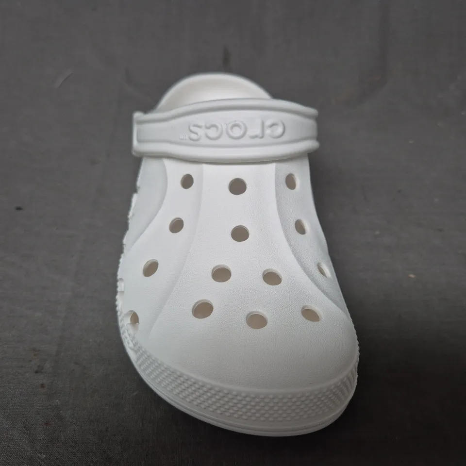 PAIR OF CROCS BAYA CLOGS IN WHITE UK SIZE M3/W4