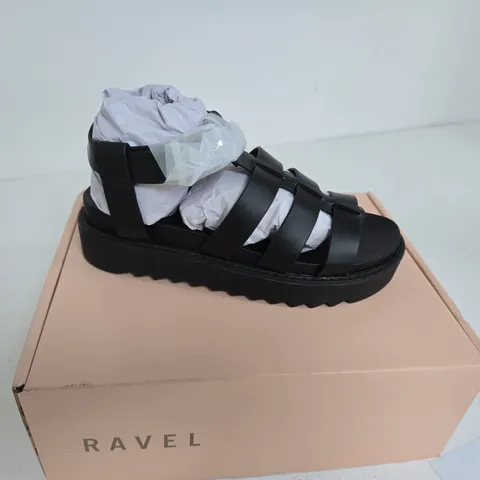 RAVEL OAKLEY SIZE UK 5