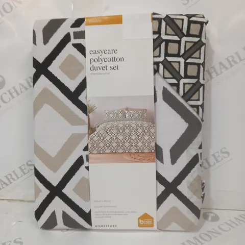 EASYCARE POLYCOTTON DUVET SET IN REVERSIBLE PRINT - DOUBLE