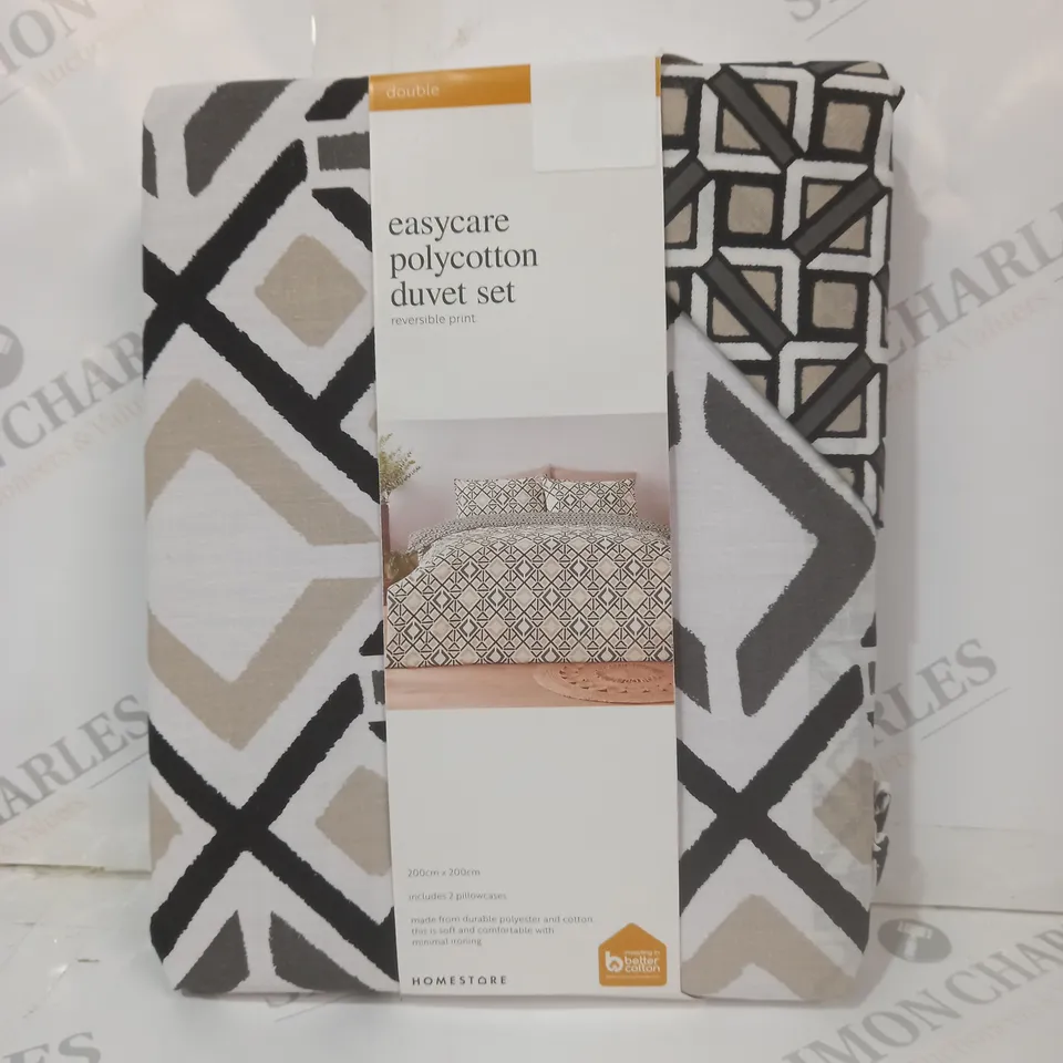 EASYCARE POLYCOTTON DUVET SET IN REVERSIBLE PRINT - DOUBLE