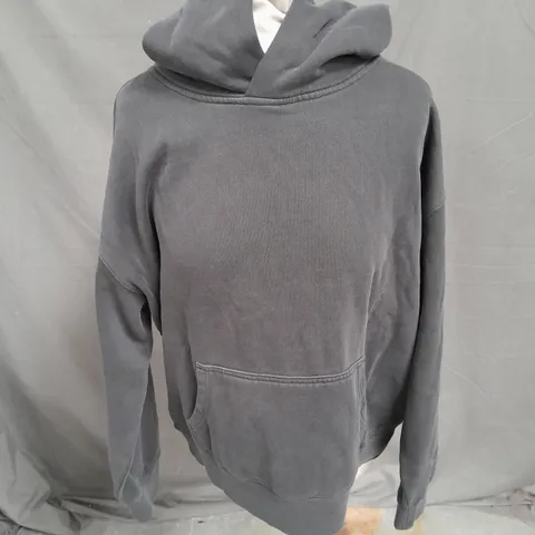 EDEN ASHRAM PRINTED HOODIE IN CHARCOAL GREY SIZE M