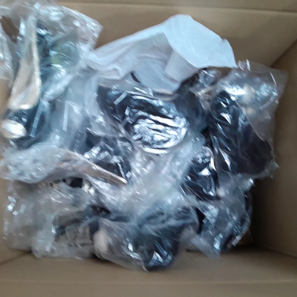 BOX OF APPROXIMATELY 10 ASSORTED SHOES IN VARIOUS COLOURS, SIZES AND STYLES