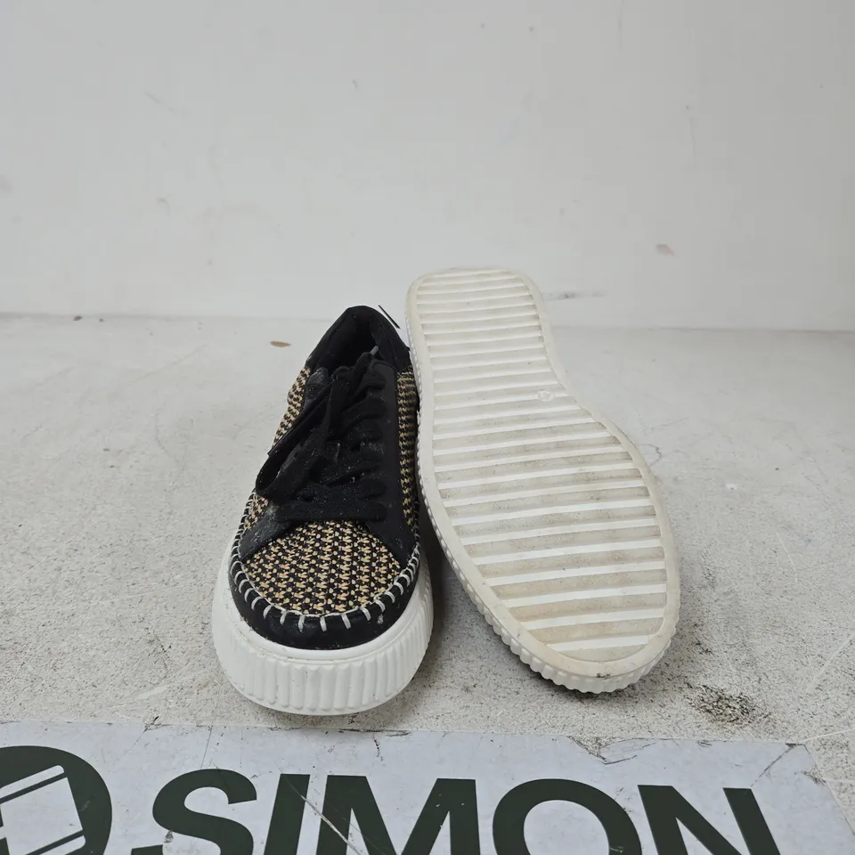 HUSH PUPPIES WOVEN FABRIC SNEAKERS WITH THICK PLATFORM SOLE – BLACK & BEIGE UK SIZE 7