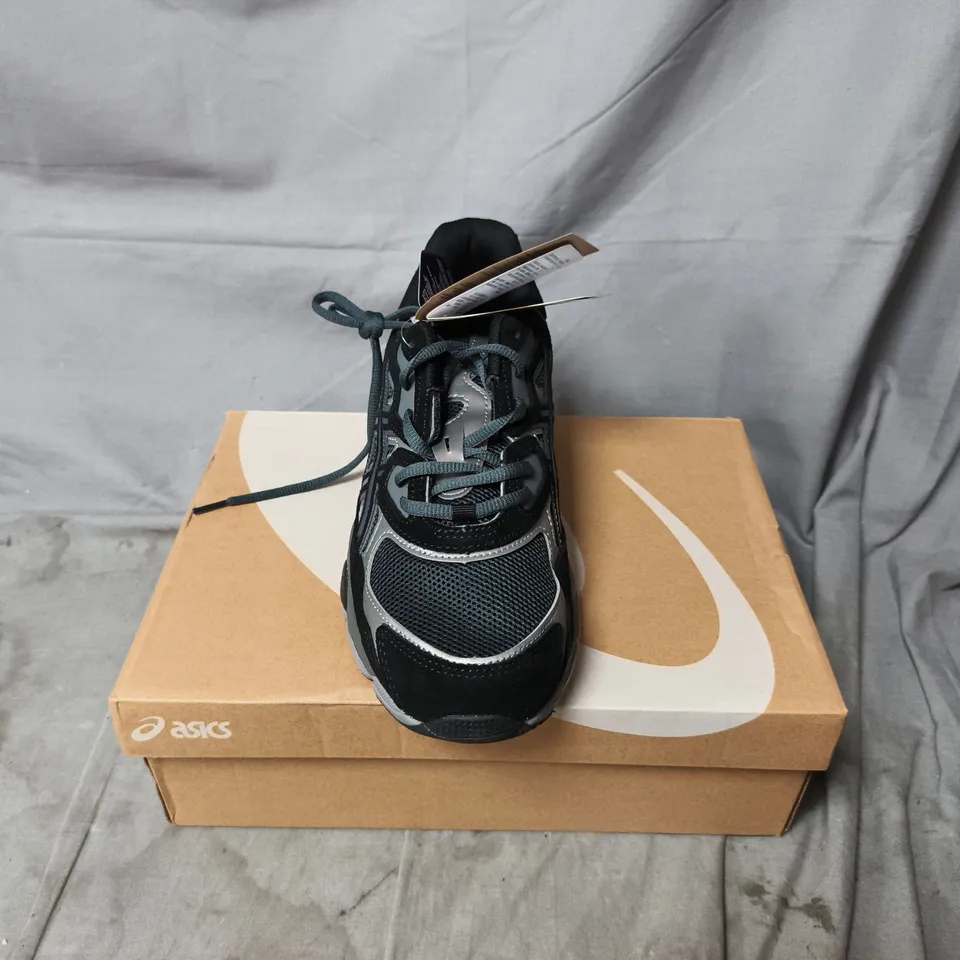 BOXED PAIR OF ASICS GEL NYC TRAINERS IN BLACK - UK 10
