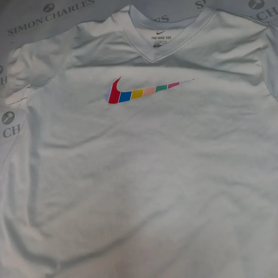 NIKE GRAPHIC T-SHIRT SIZE L