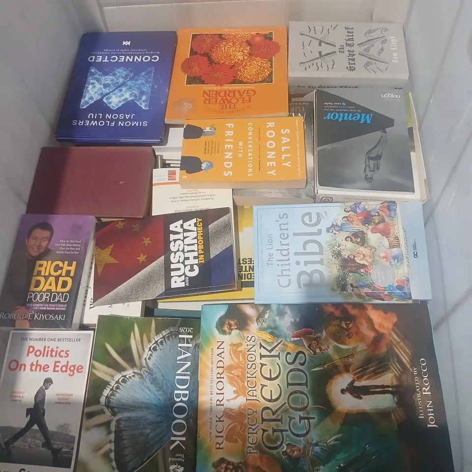 LARGE QUANTITY OF ASSORTED FICTION AND NON FICTIONS BOOKS