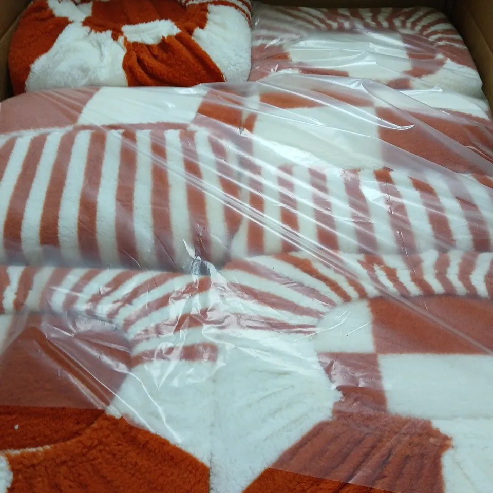 6 X HOME SUPER SNUGGLY TEDDY FLEECE DUVET SETS - KING 