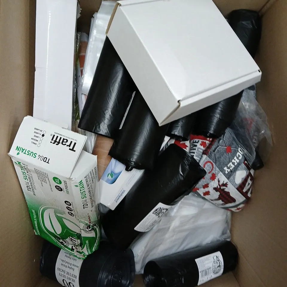 APPROXIMATELY 15 ASSORTED HOUSEHOLD ITEMS TO INCLUDE VINYL COVER, SKETCHPAD, BIN BAGS ETC 