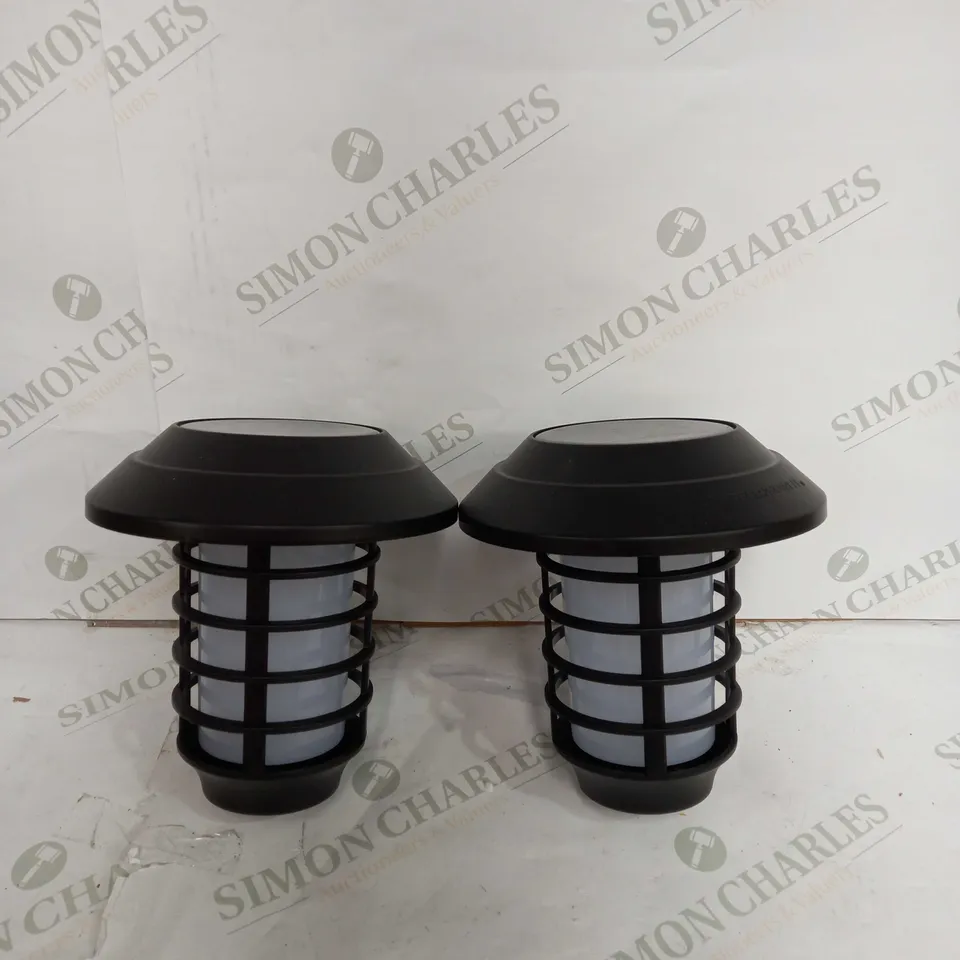 BELL & HOWELL SET OF 4 SOLAR 21 LUMENS DUAL FUNCTION FLAME/ WHITE STAKE LIGHTS