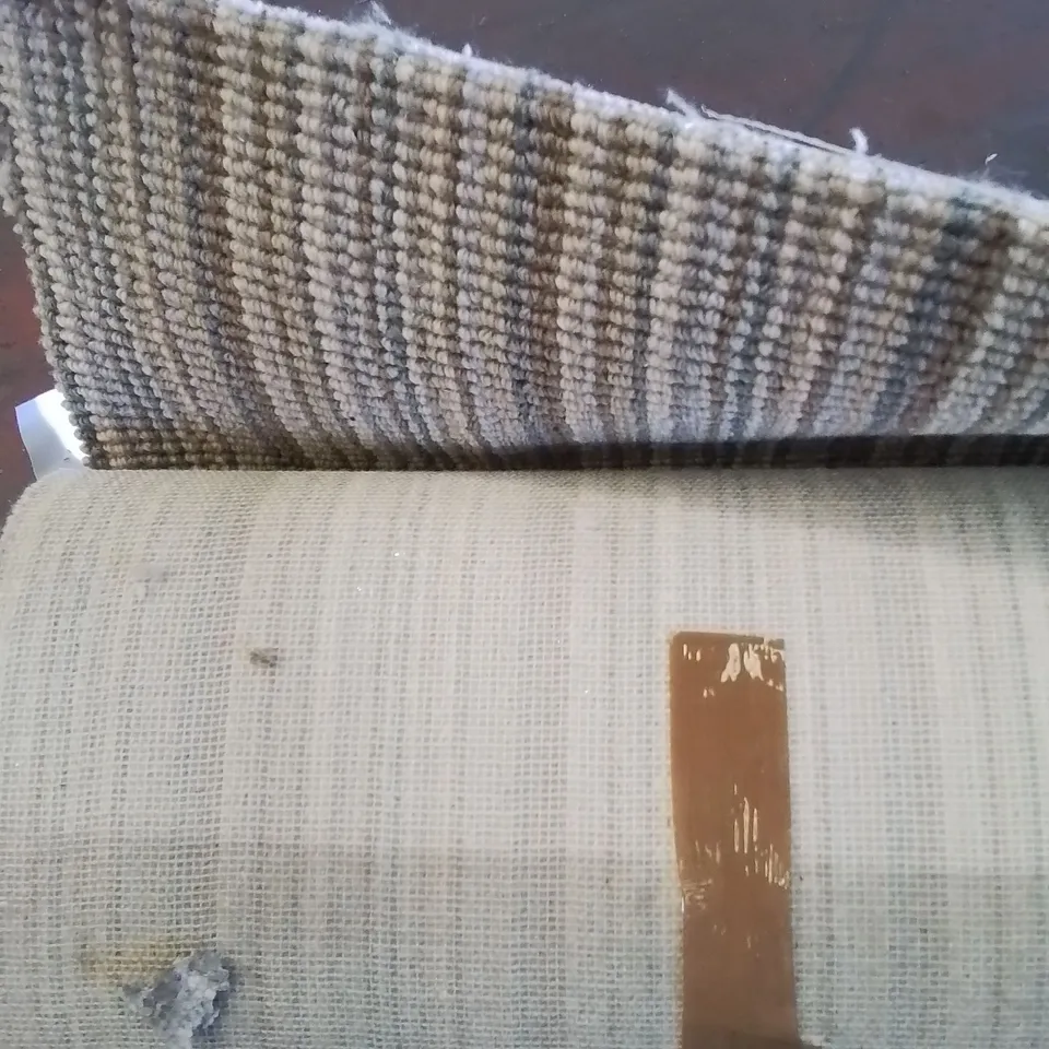 ROLL OF QUALITY VINCENT'S 0113 CARPET // APPROX SIZE: 4 X1.82M