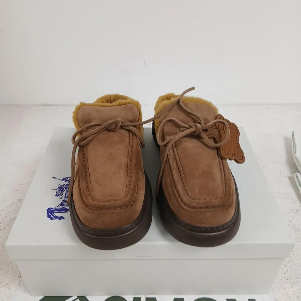 BURBERRY PRORSUM LEATHER SLIP-ON LOAFERS WITH SHEARLING LINING – UK 6 (MEN)