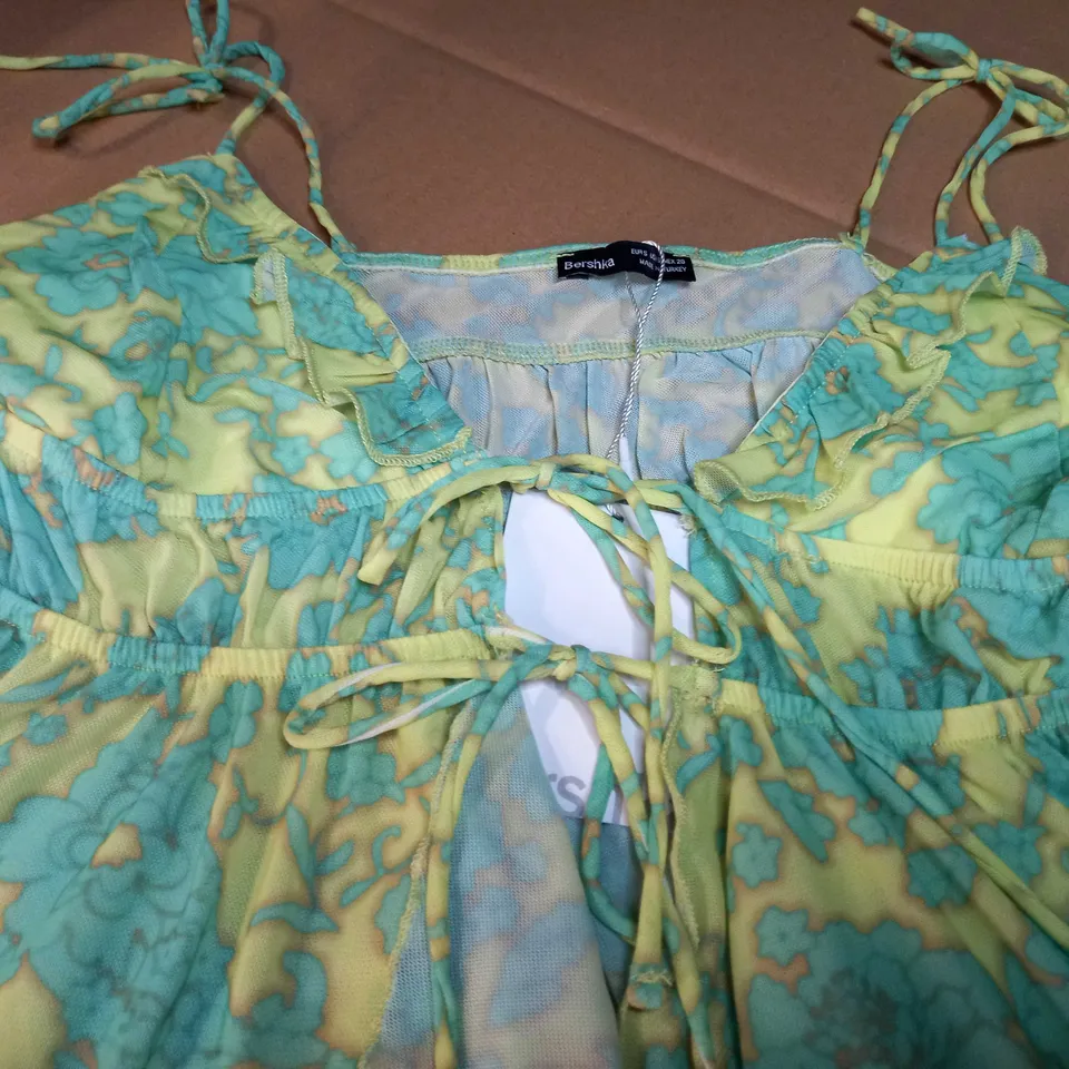 BERSHKA YELLOW/GREEN STATEMENT CROPPED TOP - SMALL