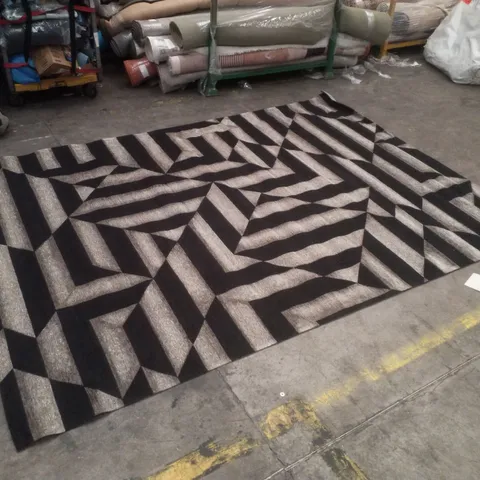 QUALITY DESIGNER AREA RUG APPROXIMATELY 205Γ290CM