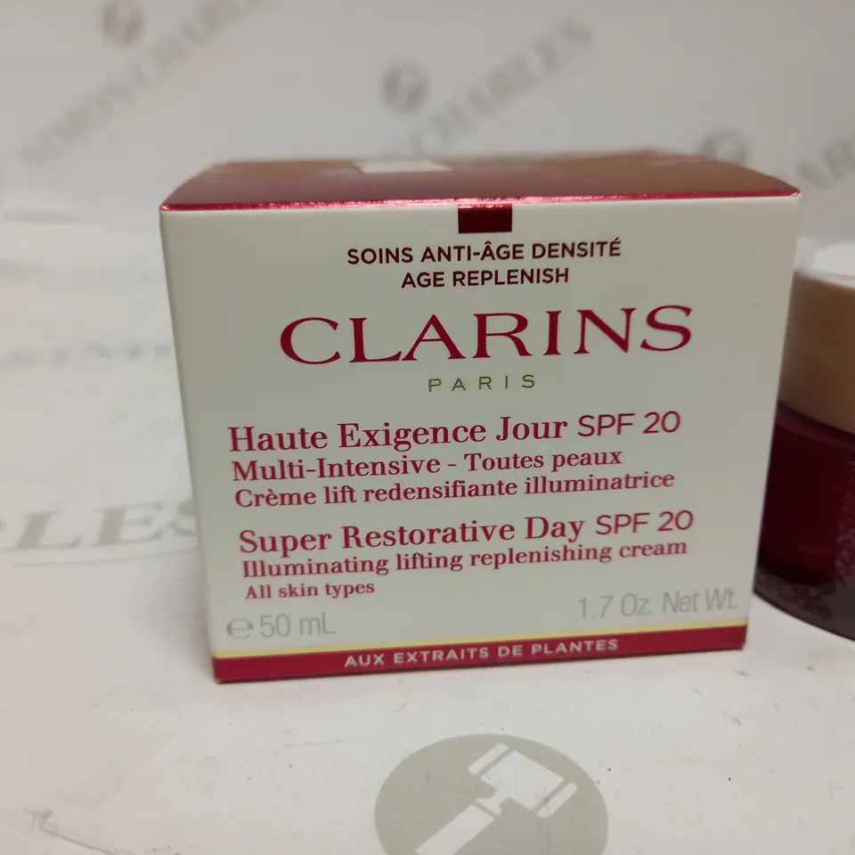 CLARINS SUPER RESTORATIVE DAY SPF 20