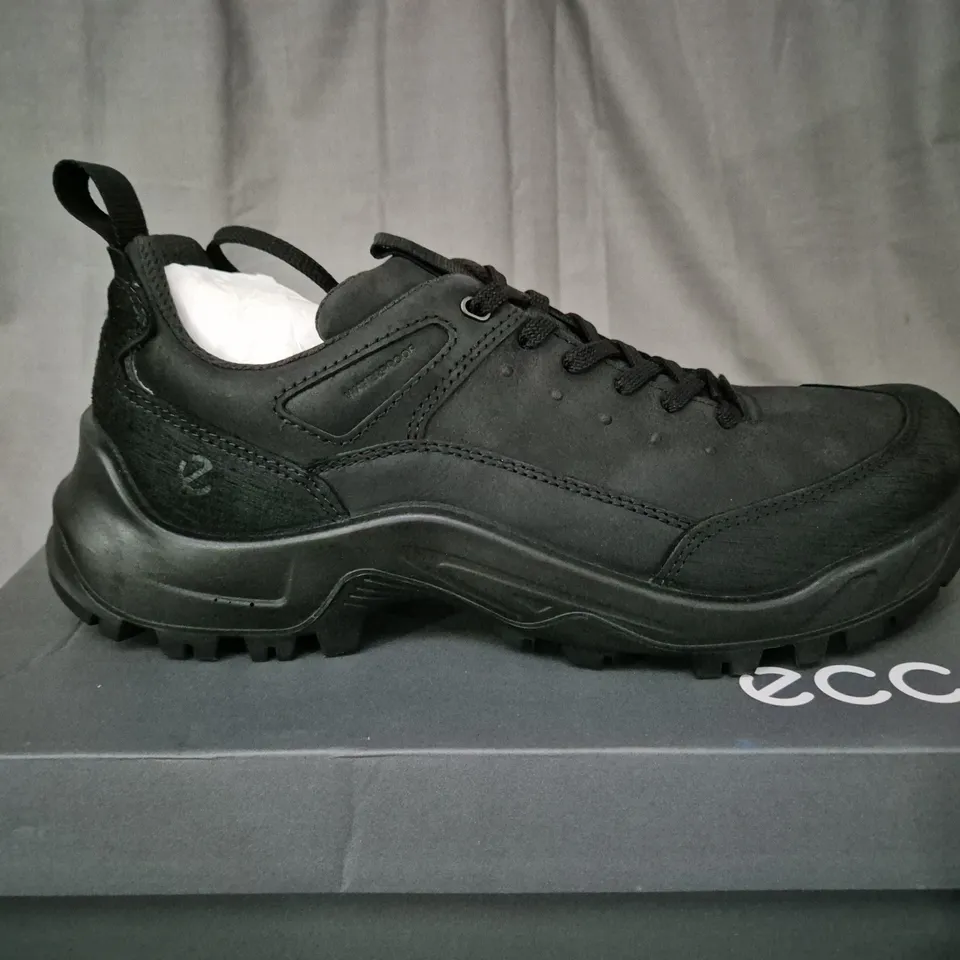 BOXED ECCO OFFROAD MENS IN BLACK - UK 11.5 