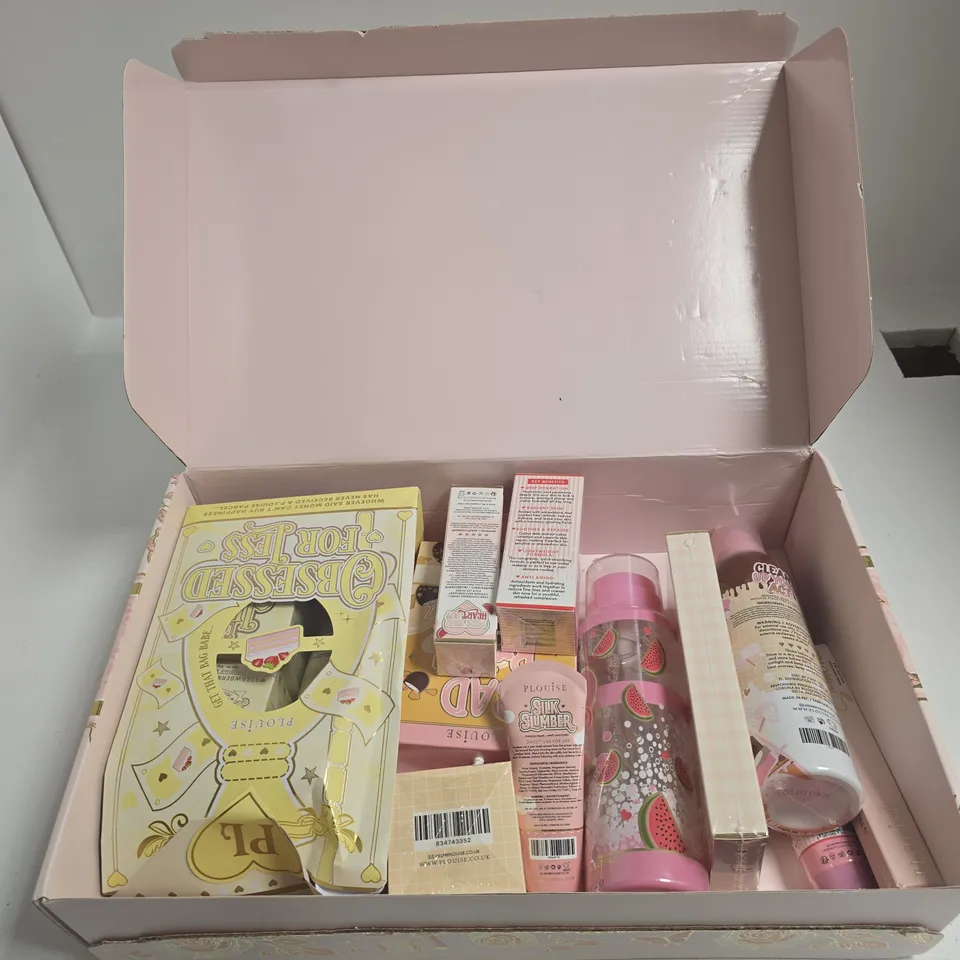 P LOUISE PINK MAKEUP MYSTERY GIFT SET – COSMETIC BOXED COLLECTION