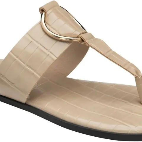 BOXED DUNLOP KENDALL CREAM SANDAL SIZE 6