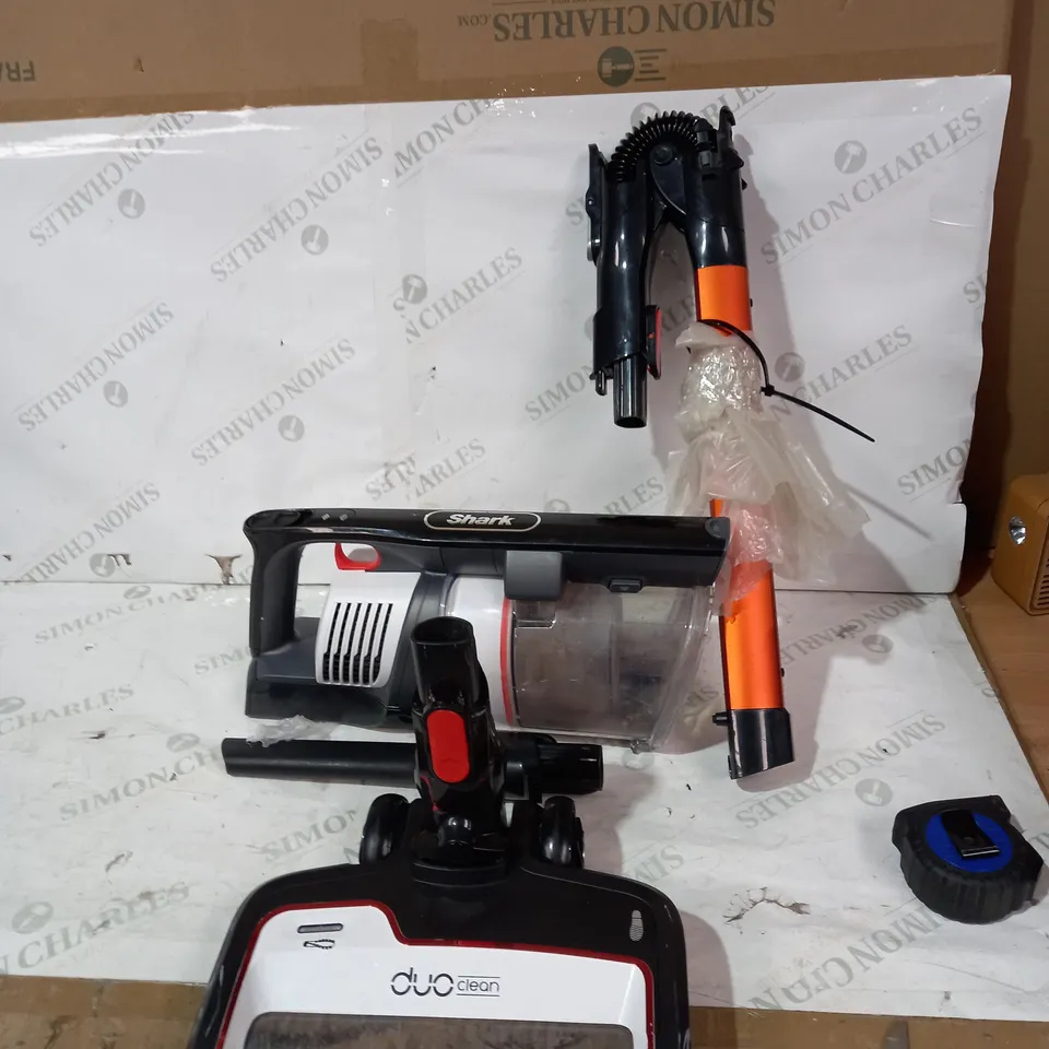 SHARK DUO CLEAN VACUUM