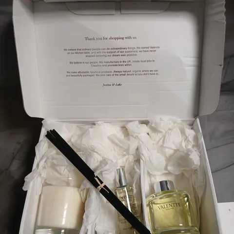 VALENTTE LONDON REED DIFFUSER AND SCENTED CANDLE GIFT SET LEMONGRASS AND ROSEMARY