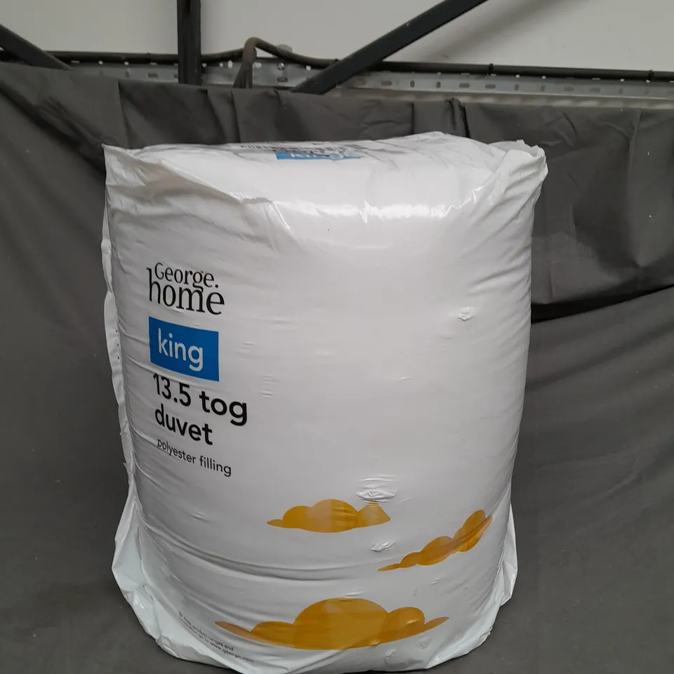 13.5 TOG DUVET - SIZE KING 