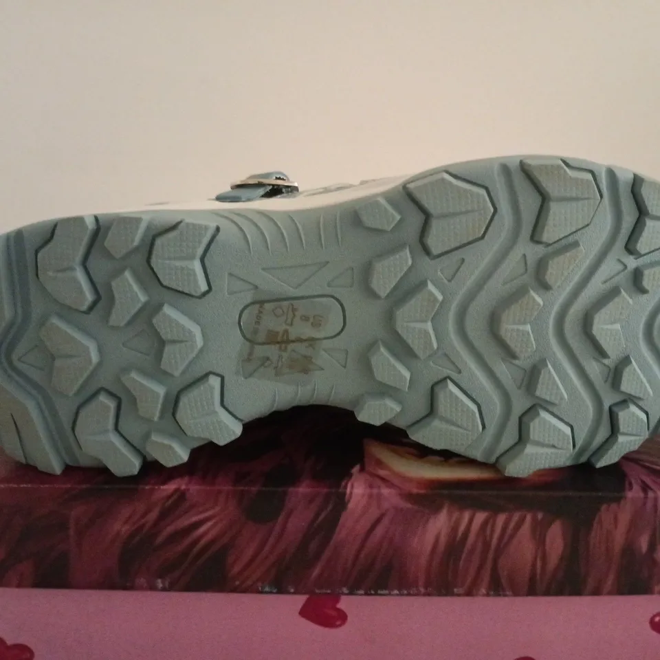 BOXED PAIR OF KOI KYUBI SHIMMERING HIKING MARY JANES – MINT/BLUE, UK SIZE 6