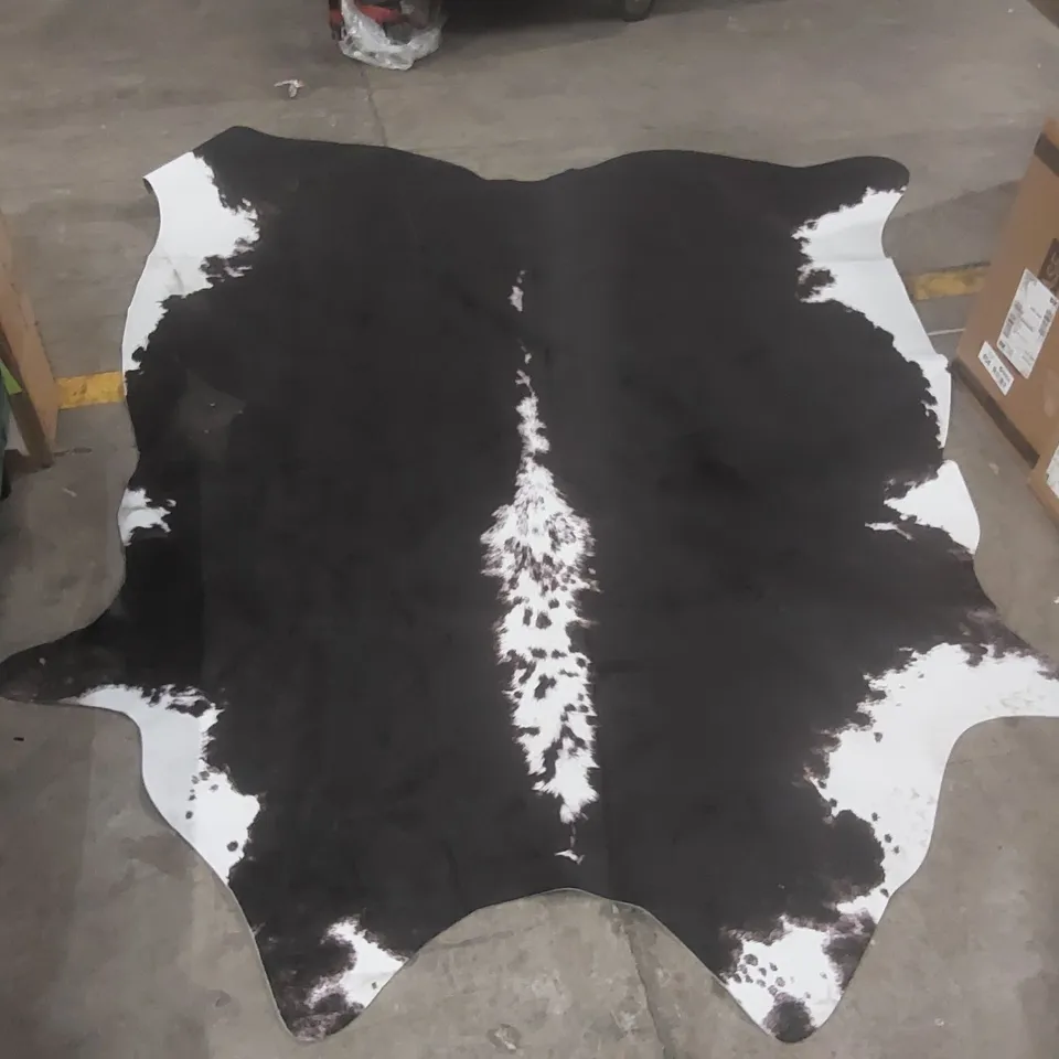 Faux Cowhide Animal Print Indoor Rug – Rectangular 190 x 214 cm