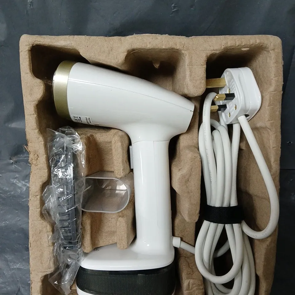 BOXED BREVILLE COMPACTSTEAM HANDHELD TRAVEL GARMENT STEAMER