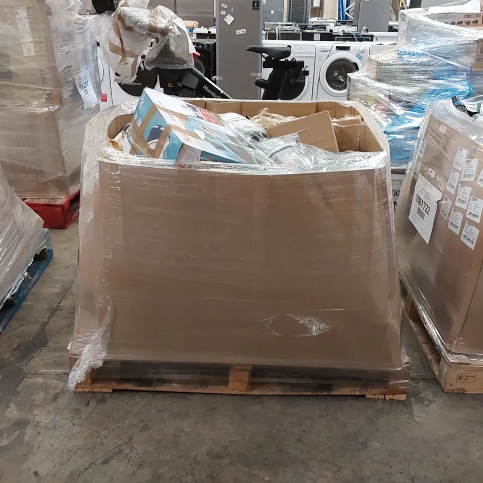 PALLET OF APPROXIMATELY 17 UNPROCESSED RAW RETURN HOUSEHOLD AND ELECTRICAL GOODS TO INCLUDE;