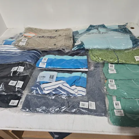 LOT OF APPROXIMATELY 30 ASSORTED BRAND NEW REGATTA AND DARE2BE CLOTHING ITEMS