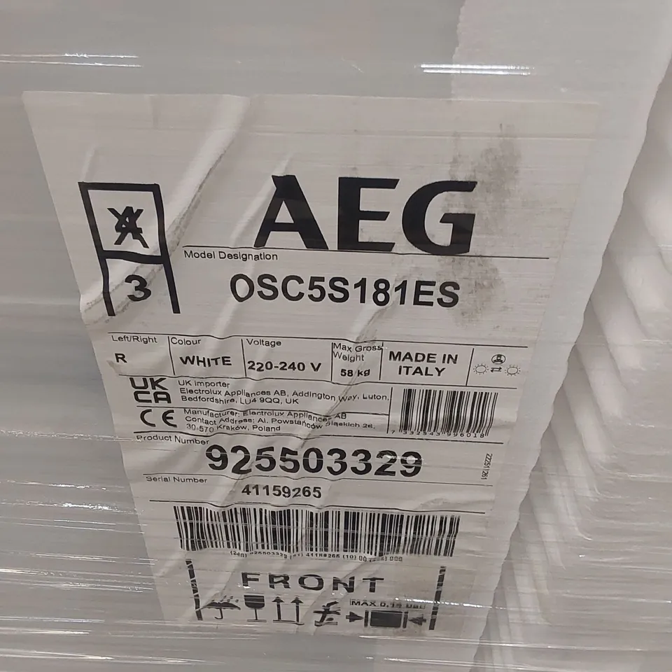 AEG OSC5S181ES LOW FROST INTEGRATED FRIDGE FREEZER, SLIDING HINGE, 70/30 RRP £500