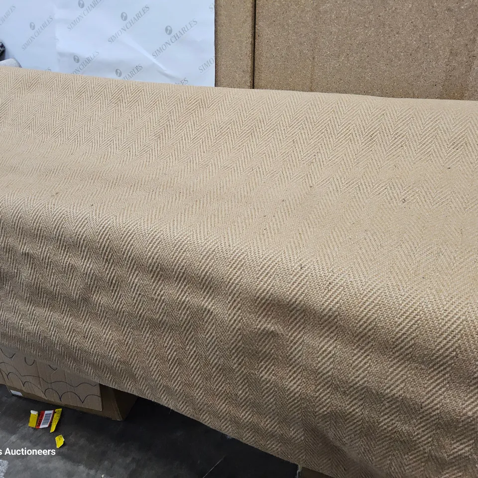 LARGE BEIGE HERRINGBONE PATTERN RUG 160 × 220