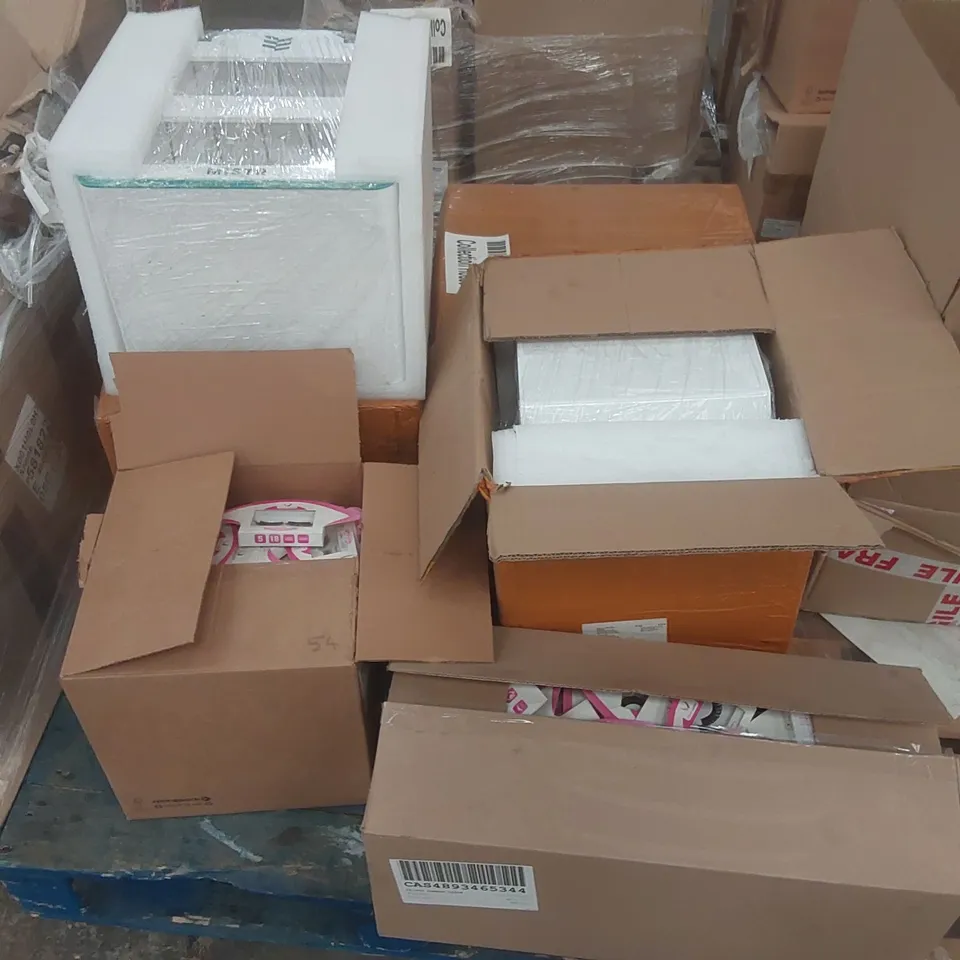 PALLET CONTAINING A LARGE QUANTITY OF ASSORTED ITEMS INCLUDING: ARTIFICIAL EYE LASHES, MISTR DISPLAY RACK ECT