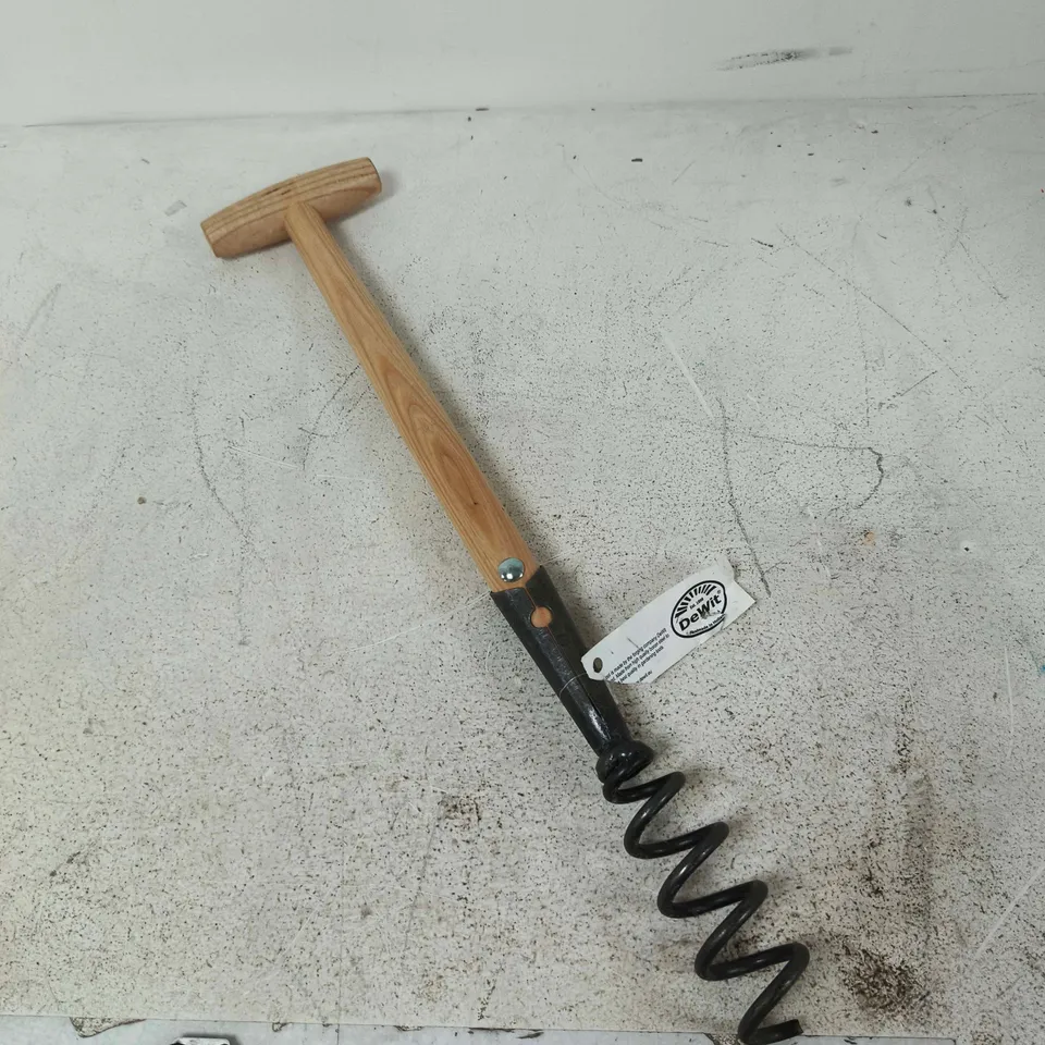 DEWIT GARDEN HAND AUGER WITH T-HANDLE