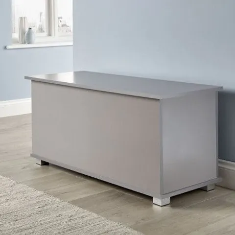 BOXED STARBUCK BLANKET CHEST - GREY (1 BOX)