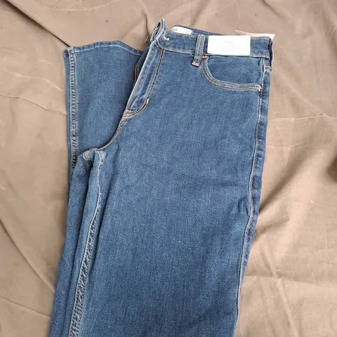 HOLLISTER HIGH RISE FLARE JEANS BLUE SIZE 8 SHORT