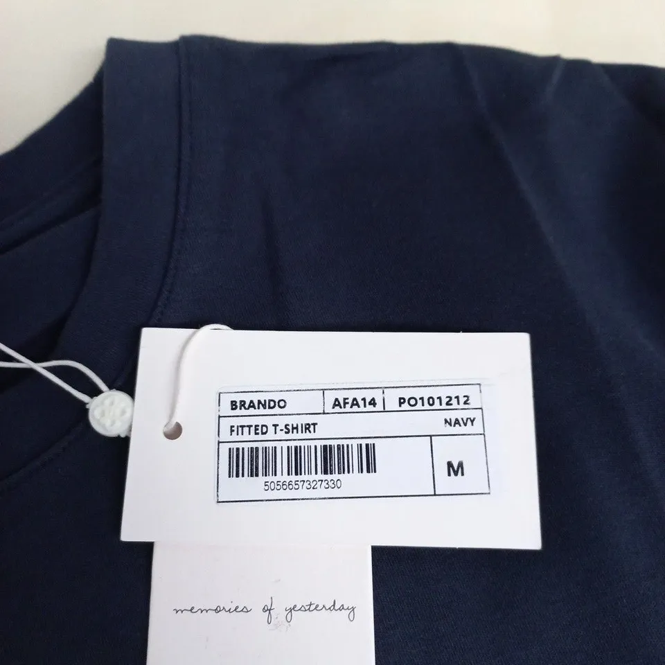 MEMORIES OF YESTERDAY BRANDO FITTED T-SHIRT – NAVY, UK M