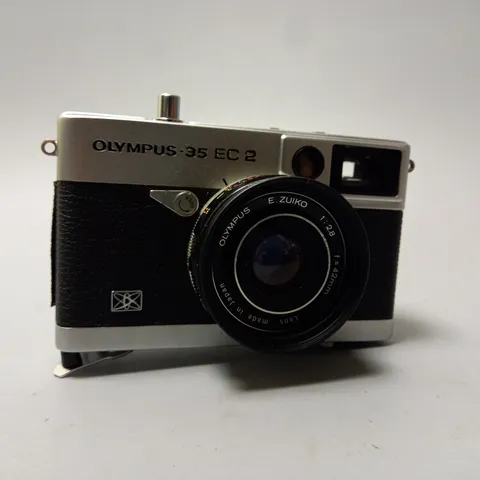 OLYMPUS 35 EC 2 CAMERA