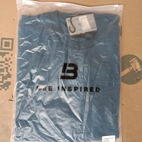 BAGGED BEE INSPIRED BECKER SHORT SLEEVE T-SHIRT IN INDIGO SIZE MEDIUM